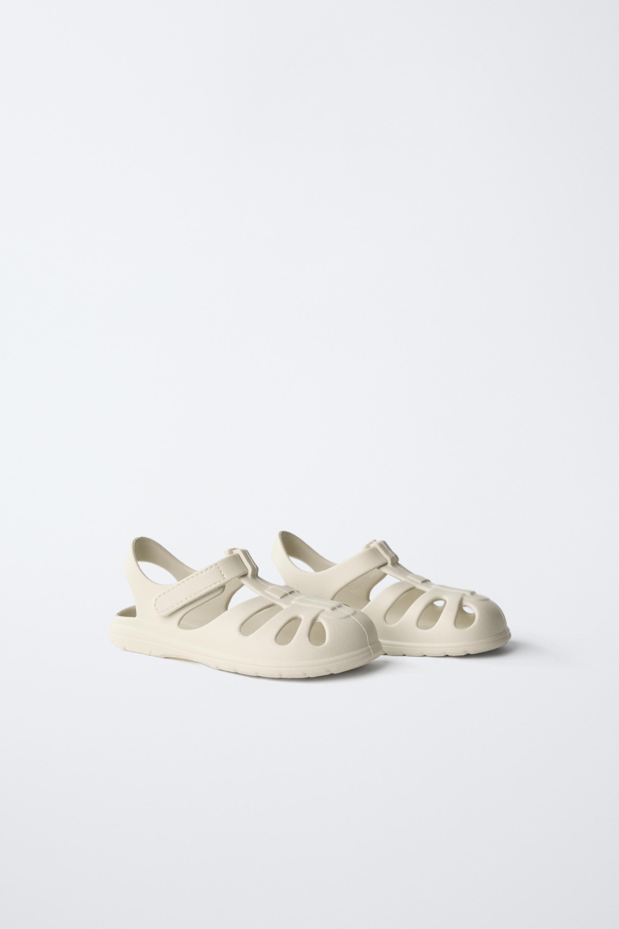 SANDALES STYLE PLAGE PIEDS NUS